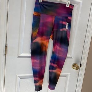 NWT OLD NAVY. Powersoft high rise 7/8 ankle leggings size L